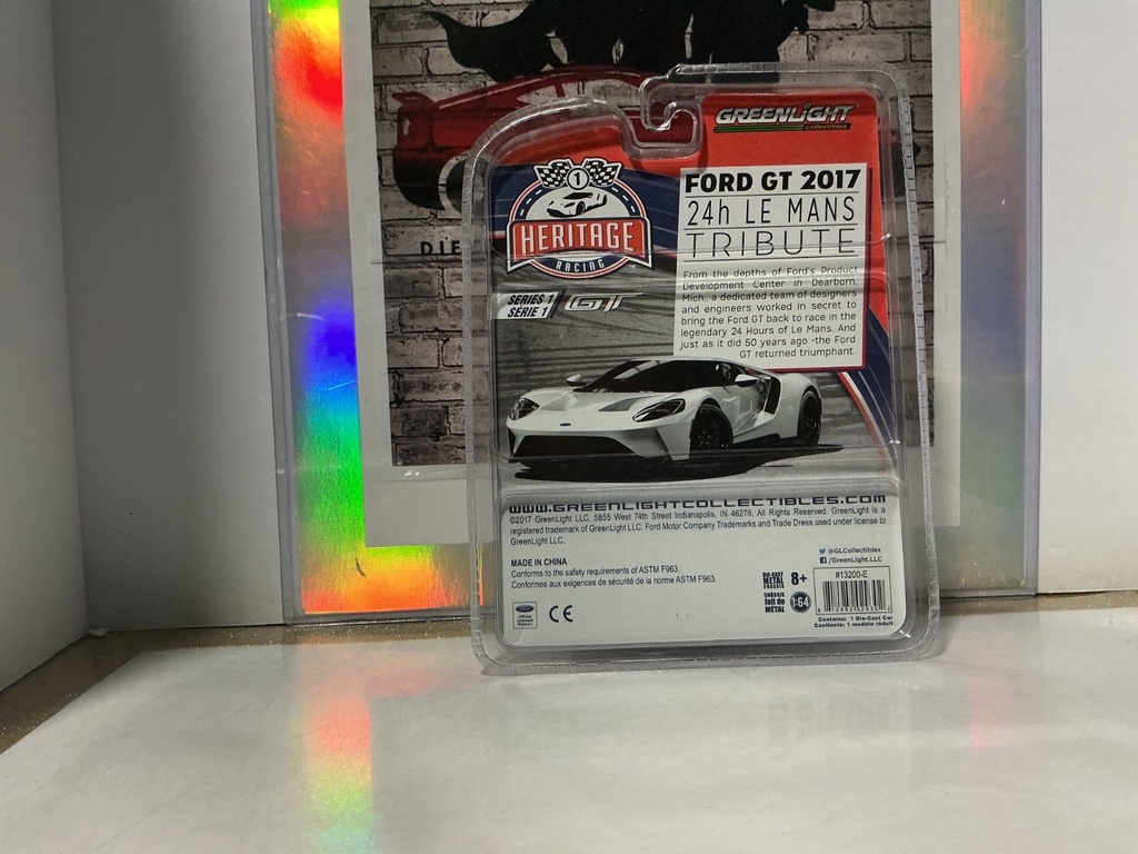 1/64 GREENLIGHT - HERITAGE RACING - 2017 Ford GT [YELLOW] image
