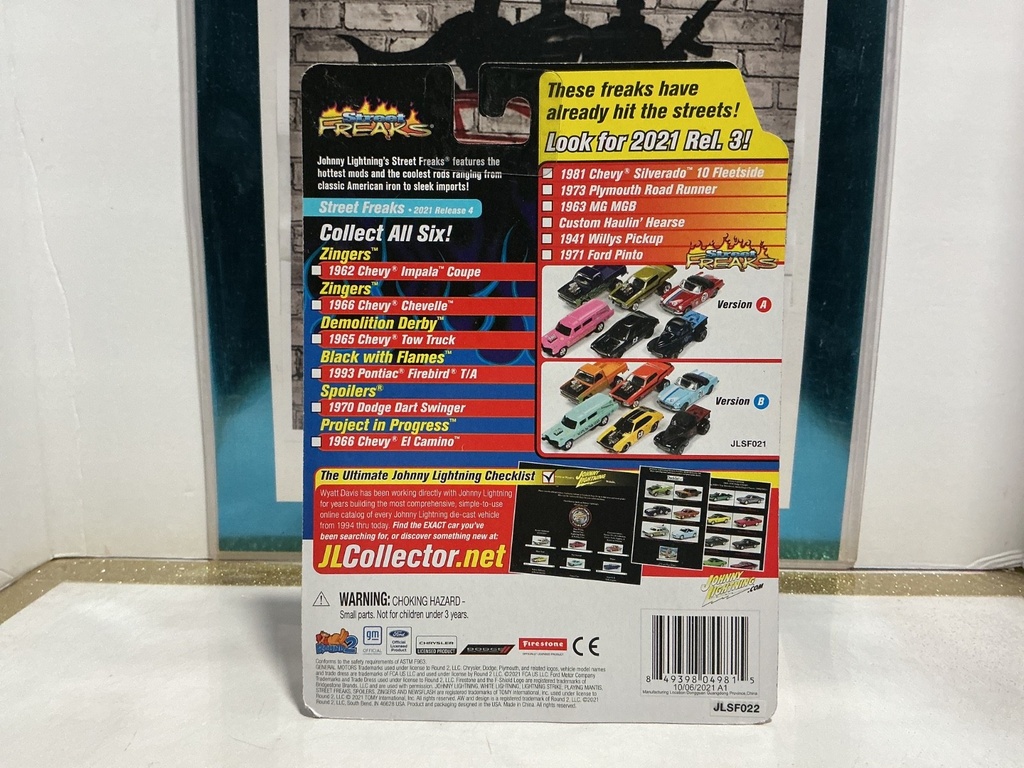 1:64 JOHNNY LIGHTNING COLLECTION- STREET FREAKS- 1970 DODGE DART SWINGER image