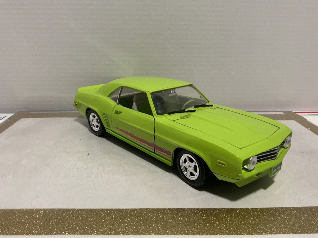 1/18 ERTL 1969 CHEVROLET CAMERO image