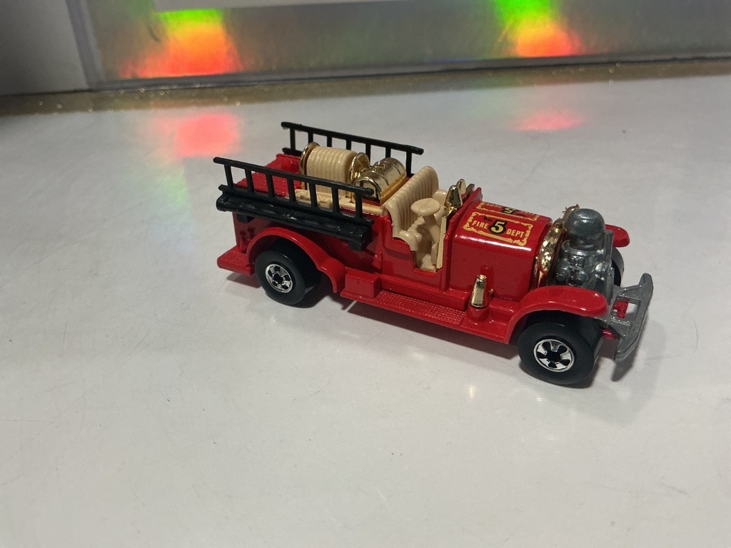 1:64 - HOTWHEELS OLD NUMBER 5 image