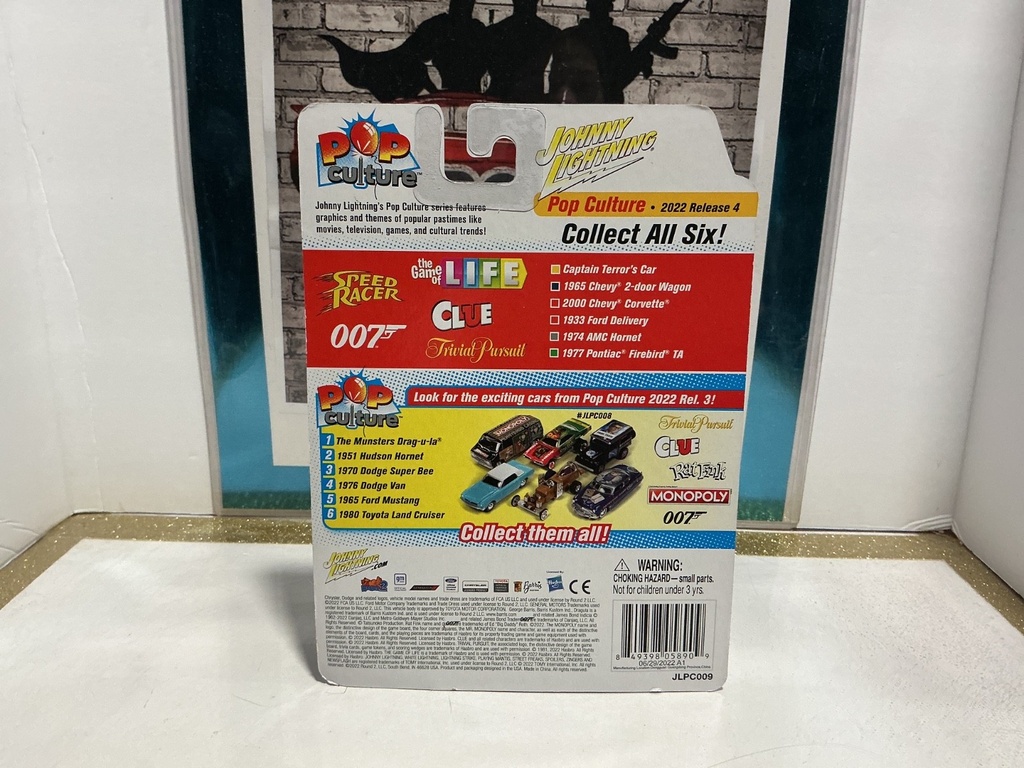 1:64 JOHNNY LIGHTNING COLLECTION- “CLUE” 2000 CHEVY CORVETTE image
