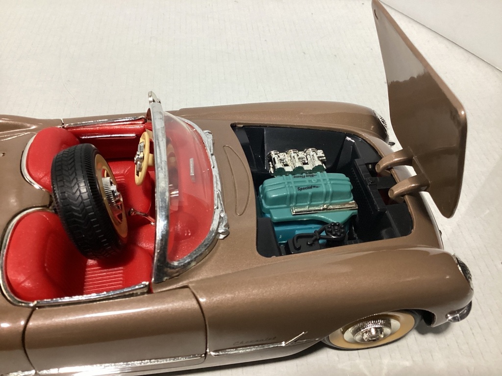 1:18 Mira Solido Chevrolet Corvette 1953 Brown on Red Junk Yard Parts Car image