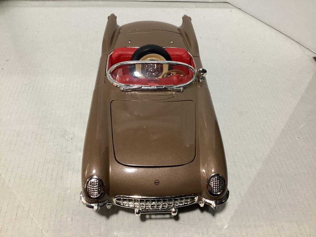 1:18 Mira Solido Chevrolet Corvette 1953 Brown on Red Junk Yard Parts Car image