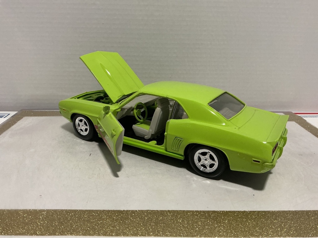 1/18 ERTL 1969 CHEVROLET CAMERO image