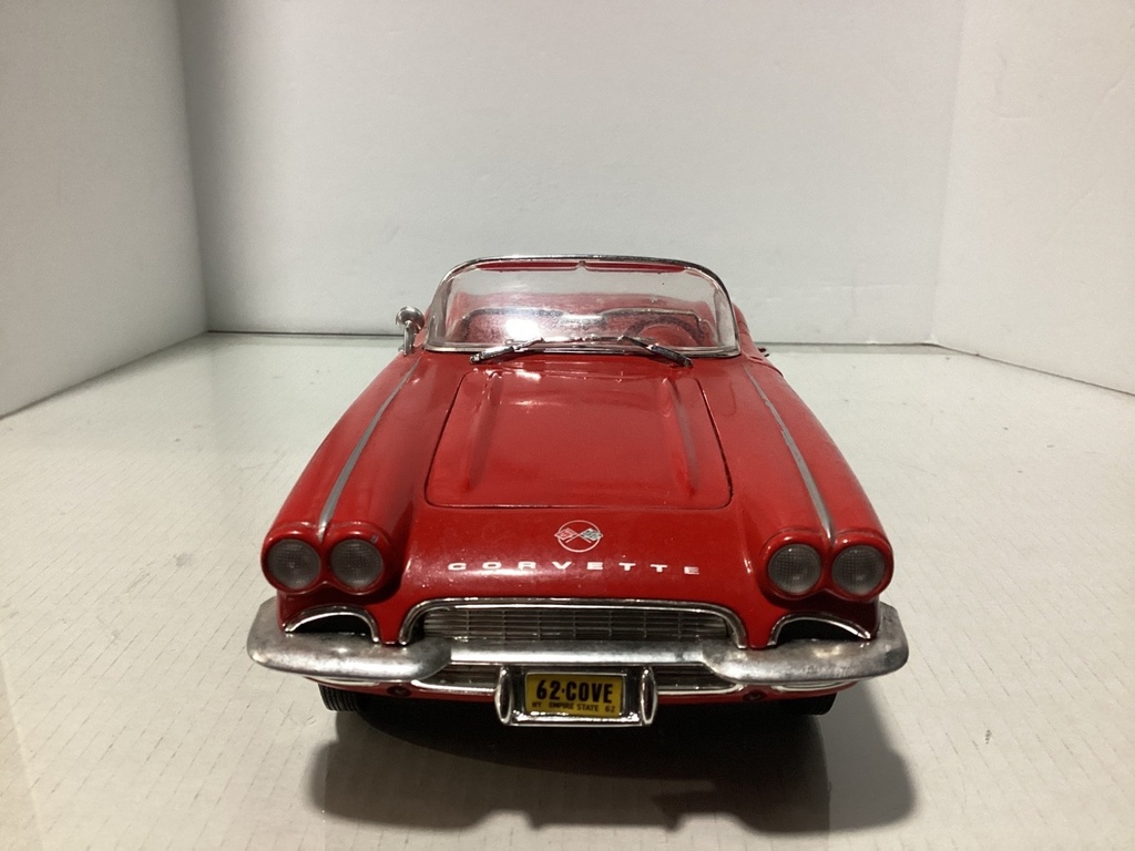 1:18 ERTL 1962 Chevrolet Corvette Red on Red (missing mirror on left side) image