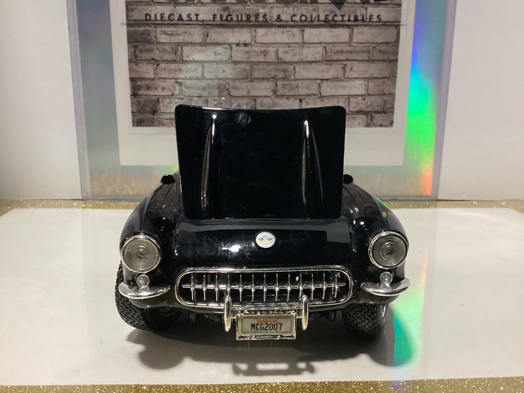 1:18 Maisto Chevrolet Corvette 1957 Black on Black image