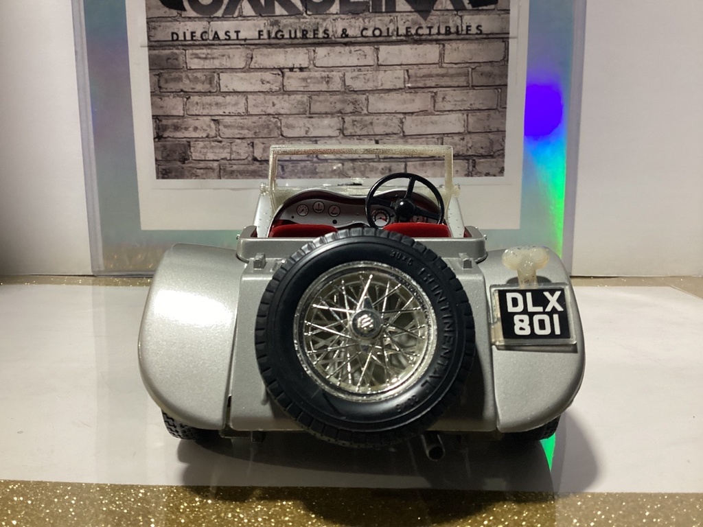 1:18 Burago 1937 Jaguar SS 100 Grey on Red (no windshield) image