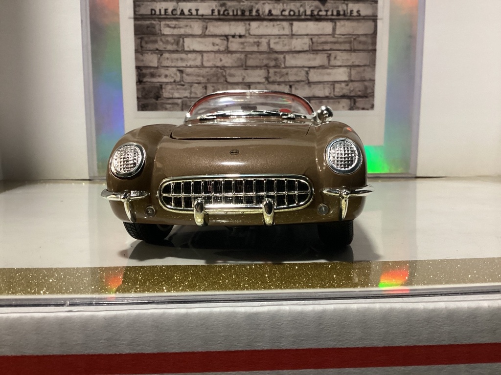 1:18 SOLIDO 1953 CHEVROLET CORVETTE BROWN ON RED CONVERTIBLE image