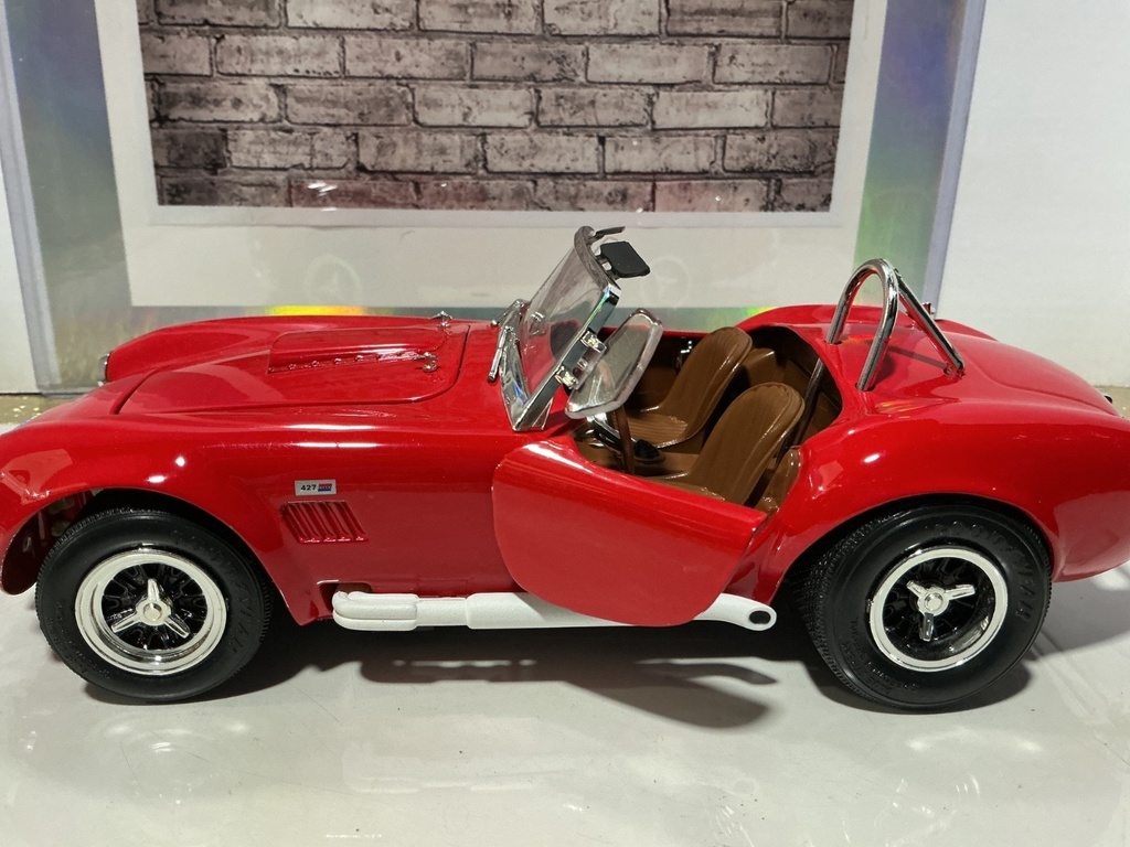 1:18 FASTEST 1965 Shelby Cobra 427 Red on Brown image