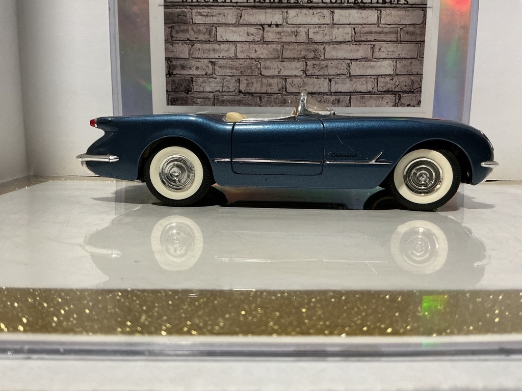 1:18 MIRA 1954 CORVETTE CHEVROLET BLUE ON TAN [SPOTS ON PAINT, CHROME MISSING] image