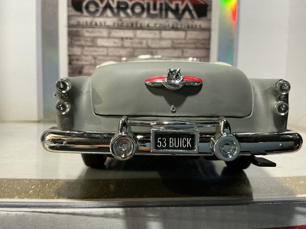 1:18 MOTORMAX 1953 BUICK SKYLARK FLAT GREY ON CREAM *See Doors/Windshield image
