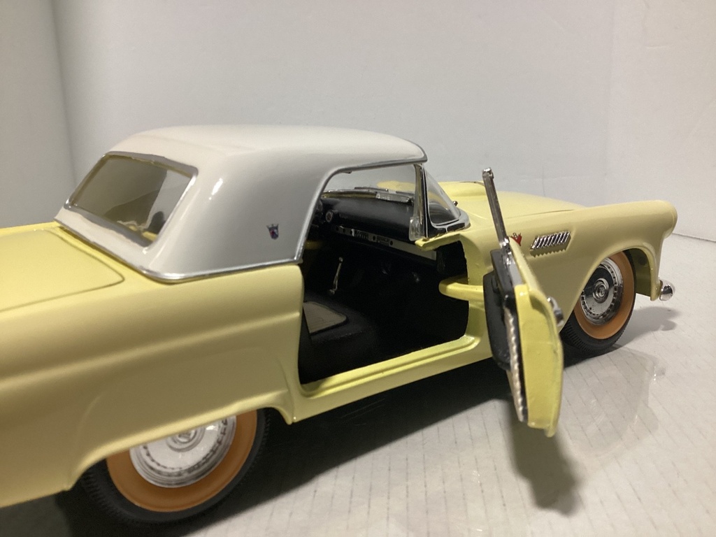 1:18 Road Legends 1955 Thunderbird Yellow on Yellow image