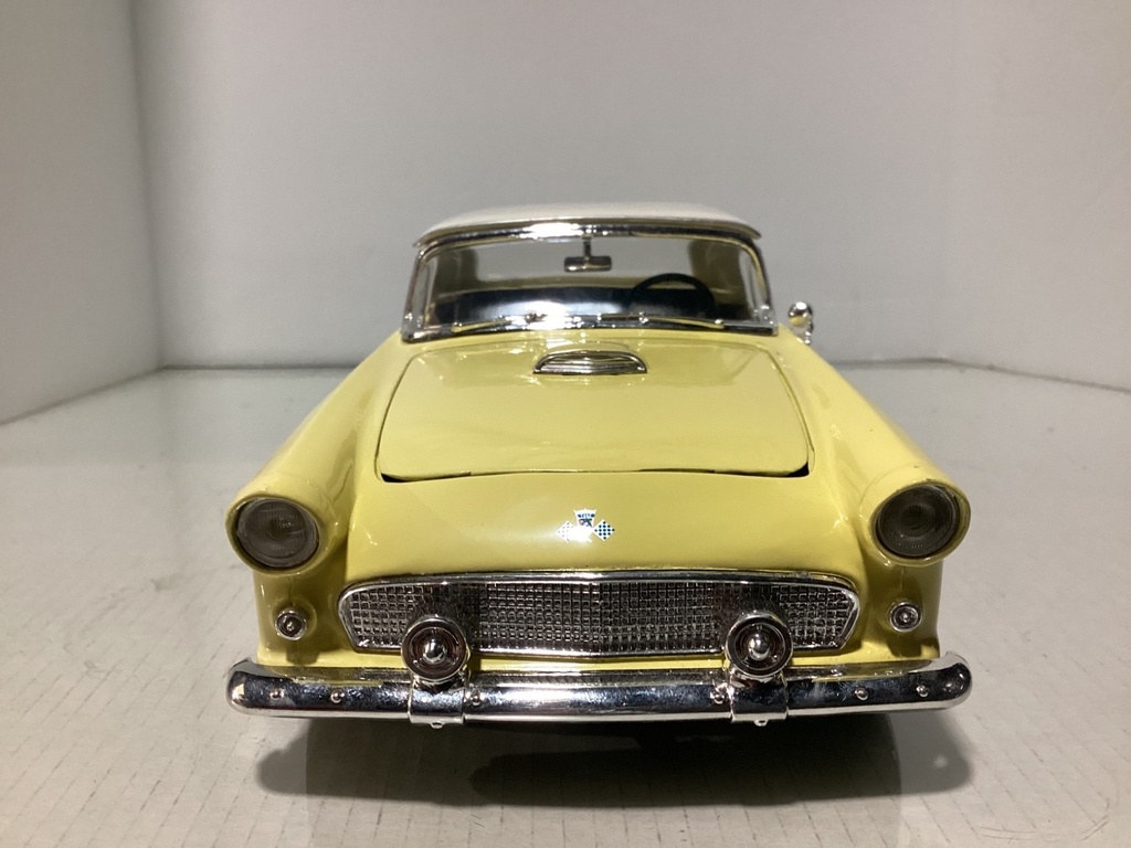 1:18 Road Legends 1955 Thunderbird Yellow on Yellow image