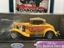 1:18 ROAD SIGNATURE DIE CAST- FORD 1932 ROADSTER STREET ROD image