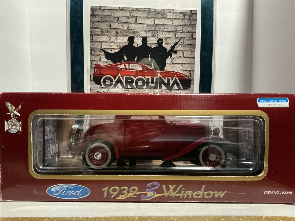 1:18 ROAD LEGENDS- FORD 1932 3 WINDOW image