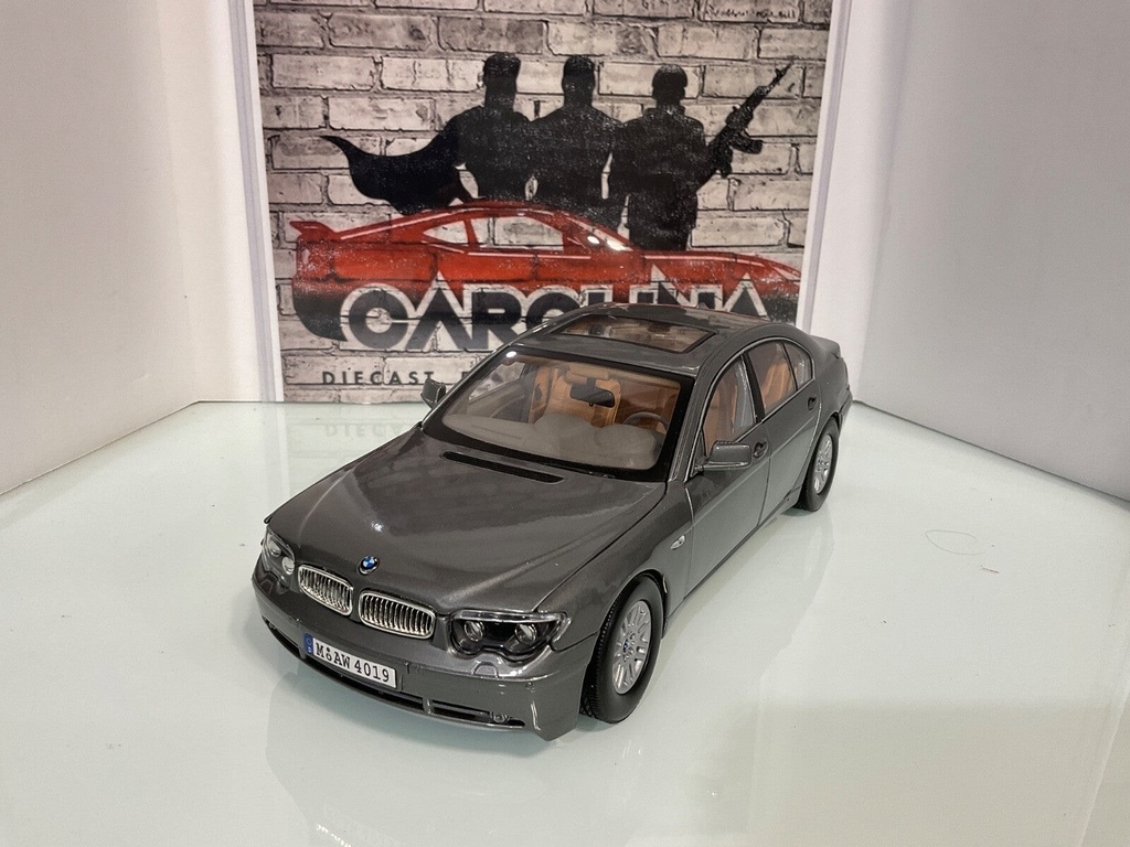 1:18 Burago Bugatti: Chiron Blue image