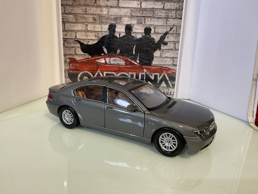 1:18 Burago Bugatti: Chiron Blue image