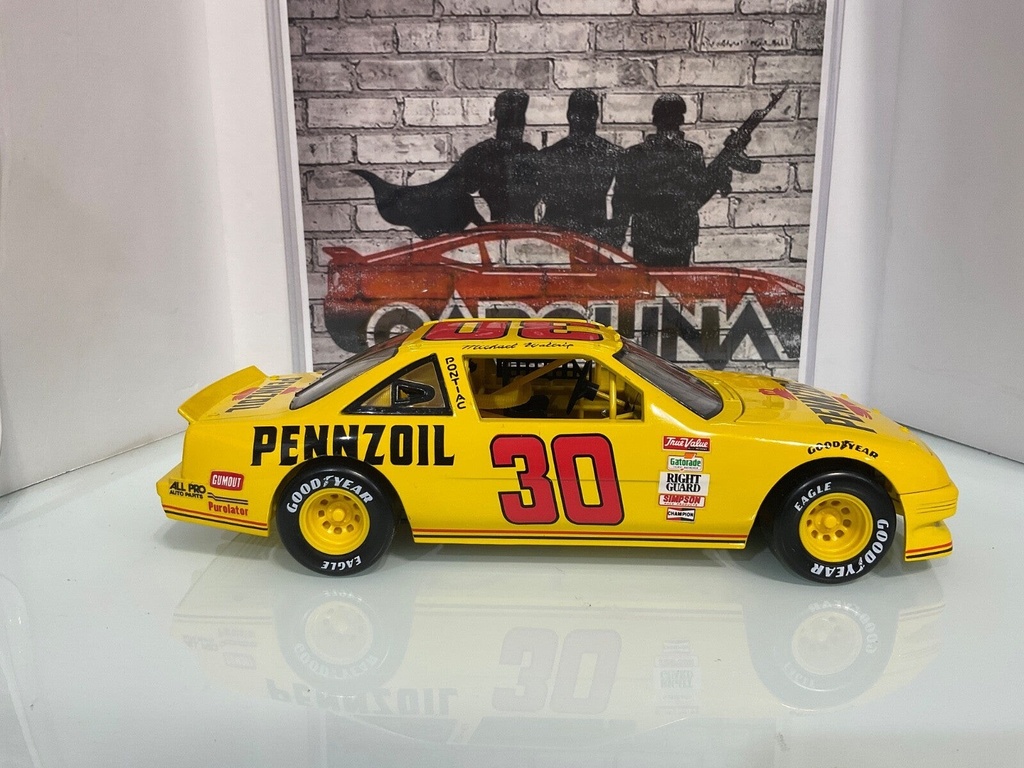 1:18 ERTL AMERICAN MUSCLE YELLOW RACING CAR image