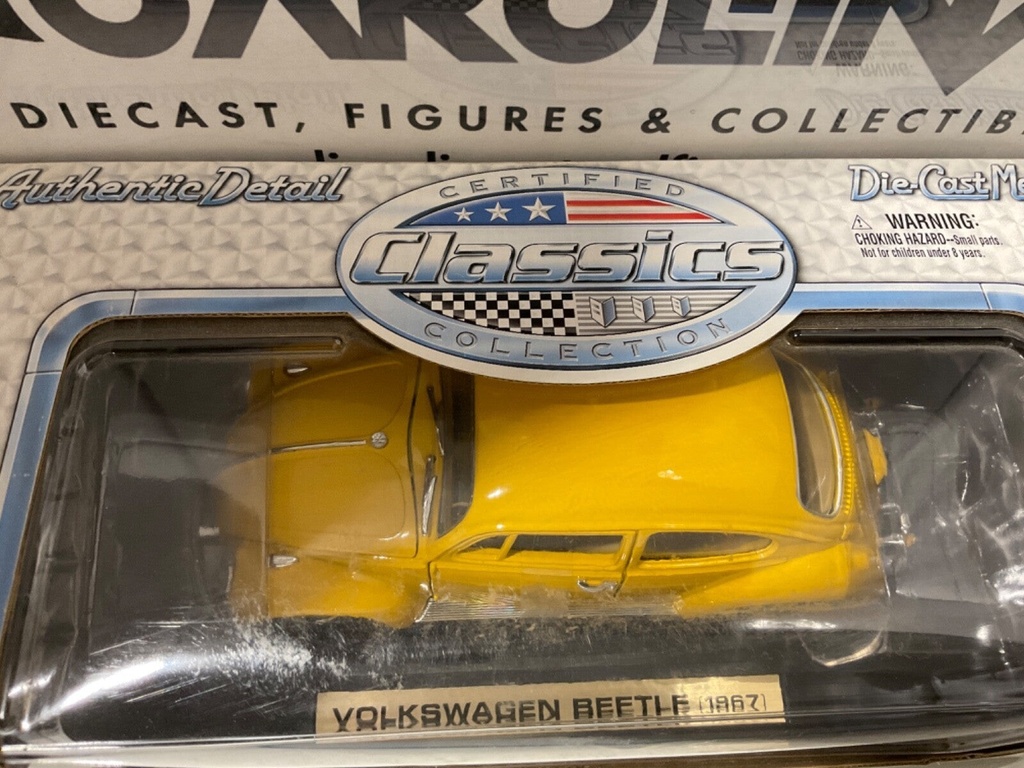 1:18 CLASSIC COLLECTION 1967 VOLKSWAGON BEETLE PLASTIC HAS SCRATCHES CDF 7756 image