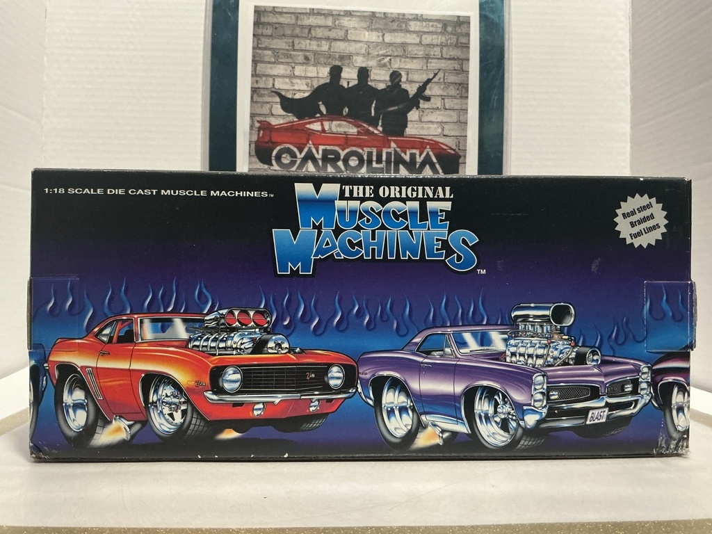 1:18 MUSCLE MACHINES ‘69 CAMARO U.S.A. image