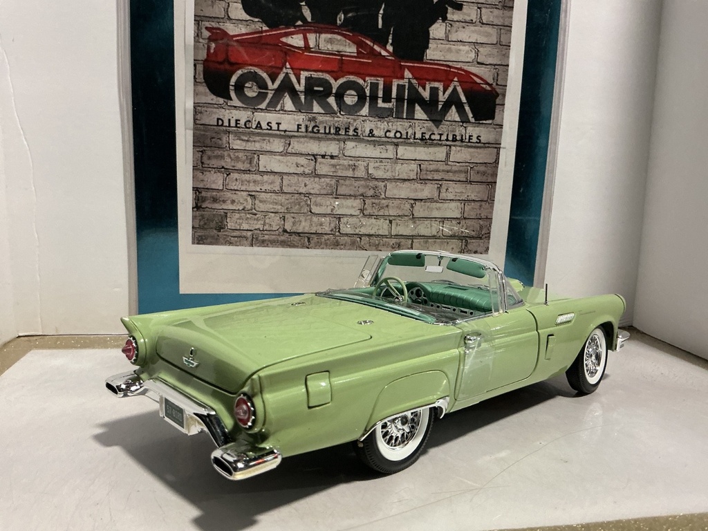 1:18 AUTO WORLD- 1957 FORD THUNDERBIRD image