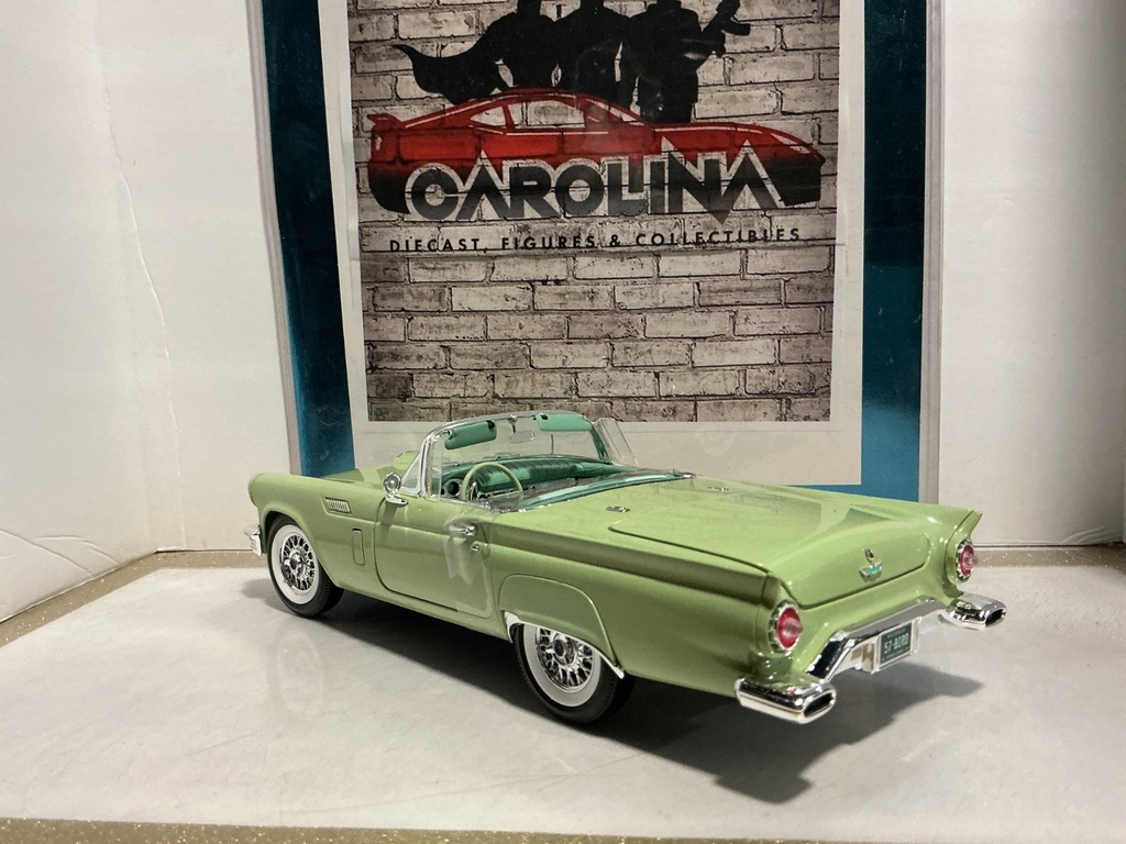 1:18 AUTO WORLD- 1957 FORD THUNDERBIRD image