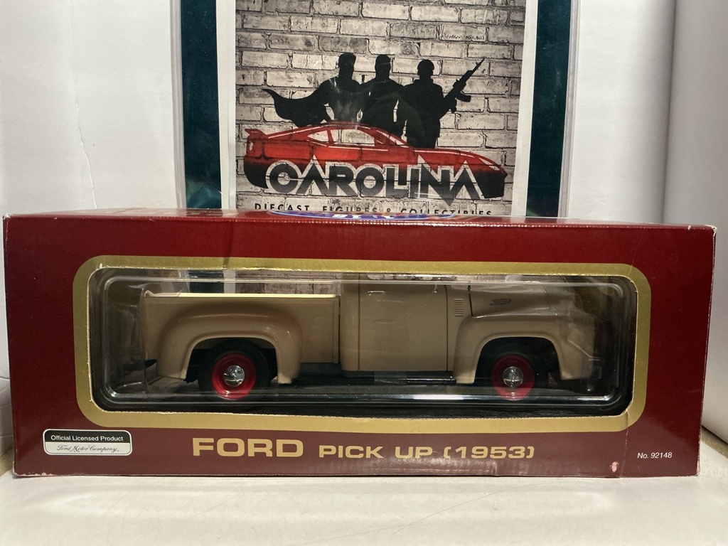 1:18 ROAD LEGENDS - FORD PICK UP (1953) SCUFF MARKS ON PLASTIC image