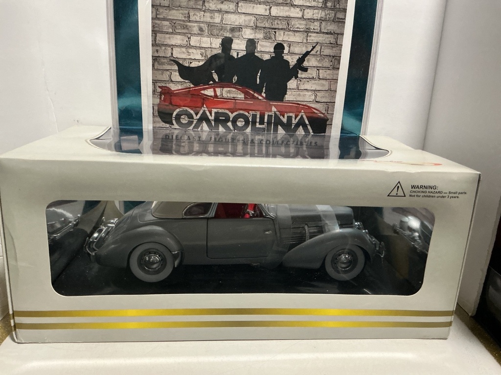1:18 SIGNATURE MODELS - 1967 CORD 812 SUPERCHARGED [GREY] image