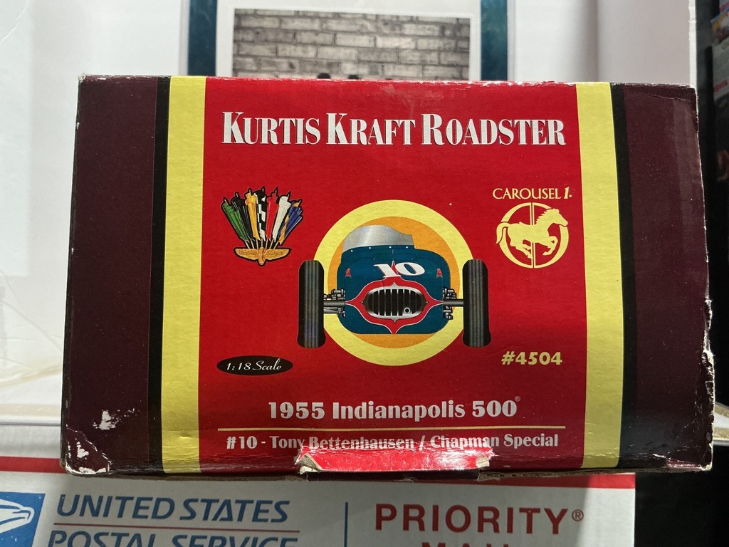 1:18 CAROUSEL1 1955 INDIANAPOLIS 500 #10 TONY BETTENHAUSEN/CHAPMAN [BOX DAMAGE] image