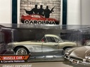 1:18 AUTO WORLD- 1961 CHEVY CORVETTE image