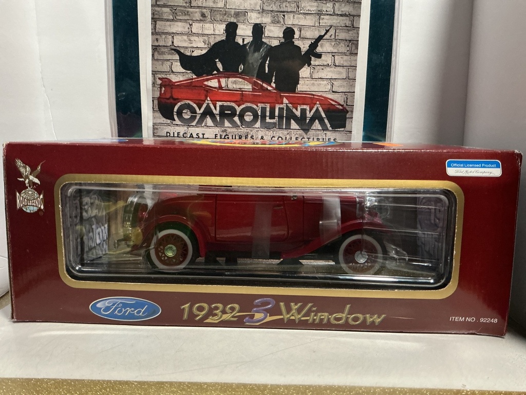 1:18 ROAD LEGENDS - FORD 1932 3-WINDOW [SCUFF MARKS ON PLASTIC/BOX] image