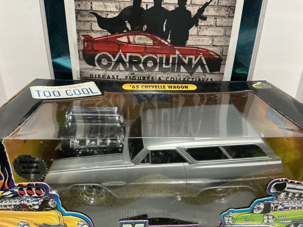 1:18 MUSCLE MACHINES- ‘65 CHEVELLE WAGON image