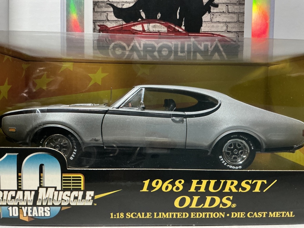 1:18 ERTL AMERICAN MUSCLE 10 YEARS - 1968 HURST/OLDS 1 OF 9,996 image