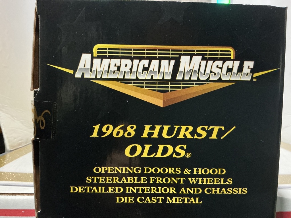 1:18 ERTL AMERICAN MUSCLE 10 YEARS - 1968 HURST/OLDS 1 OF 9,996 image