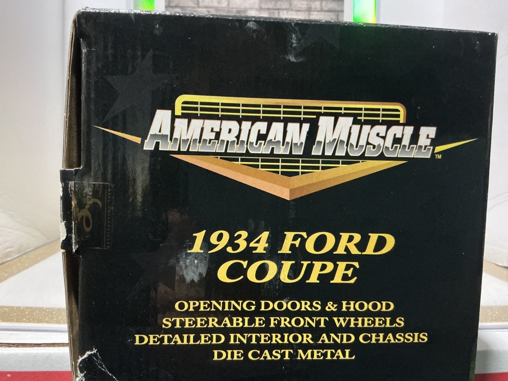 1:18 ERTL AMERICAN MUSCLE - 1934 FORD COUPE LIMITED EDITION [RED] image
