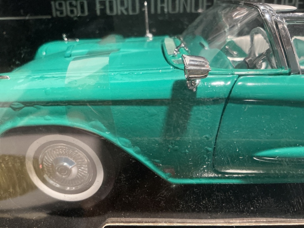 1:18 SUN STAR - 1960 FORD THUNDERBIRD CONVERTIBLE [PAINT RASH ALL OVER CAR] image