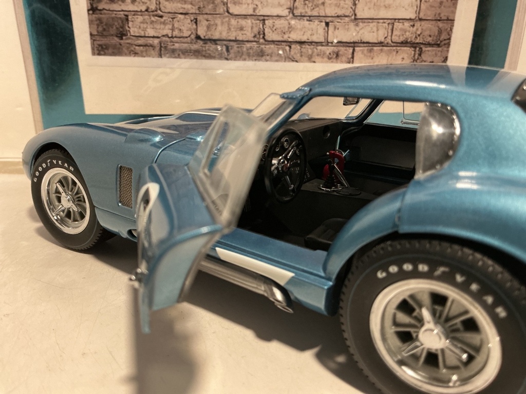 1:18 EXOTO - VIKING BLUE 1964 COBRA DAYTONA COUPE #5 LE MANS GT CLASS WINNER image