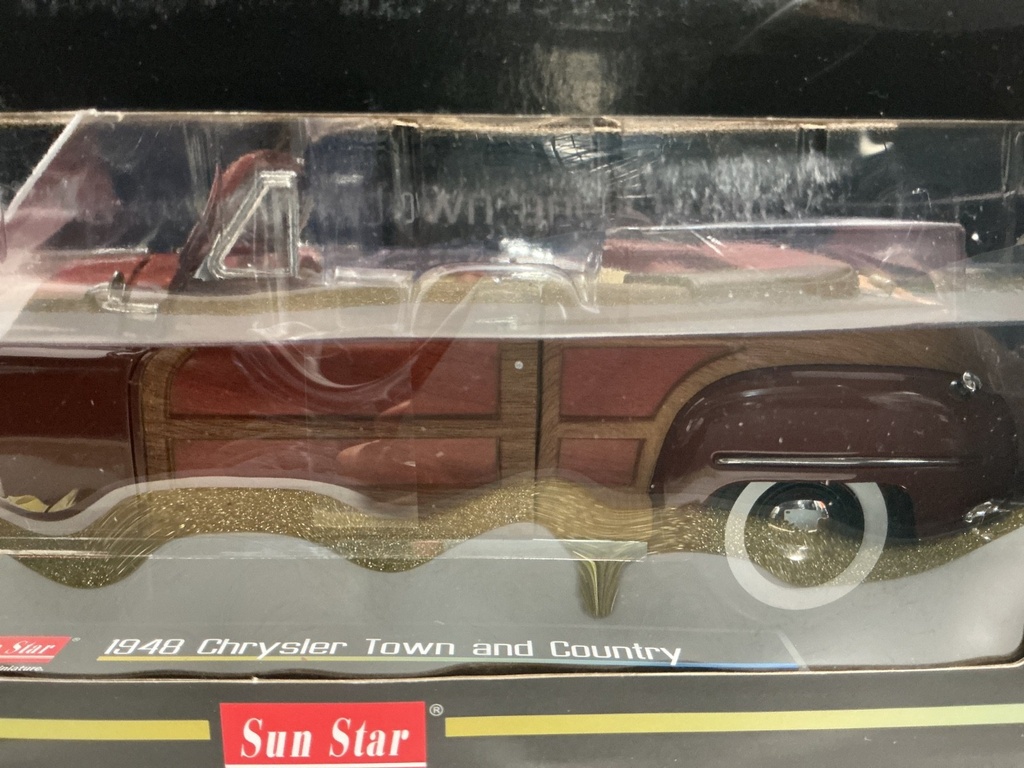 1:18 SUN STAR AMERICAN COLLECTIBLES - 1948 CHRYSLER TOWN AND COUNTRY image