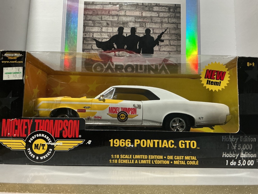 1:18 ERTL AMERICAN MUSCLE - [CRACK IN PLASTIC] MIKEY THOMPSON 1966 PONTIAC GTO image
