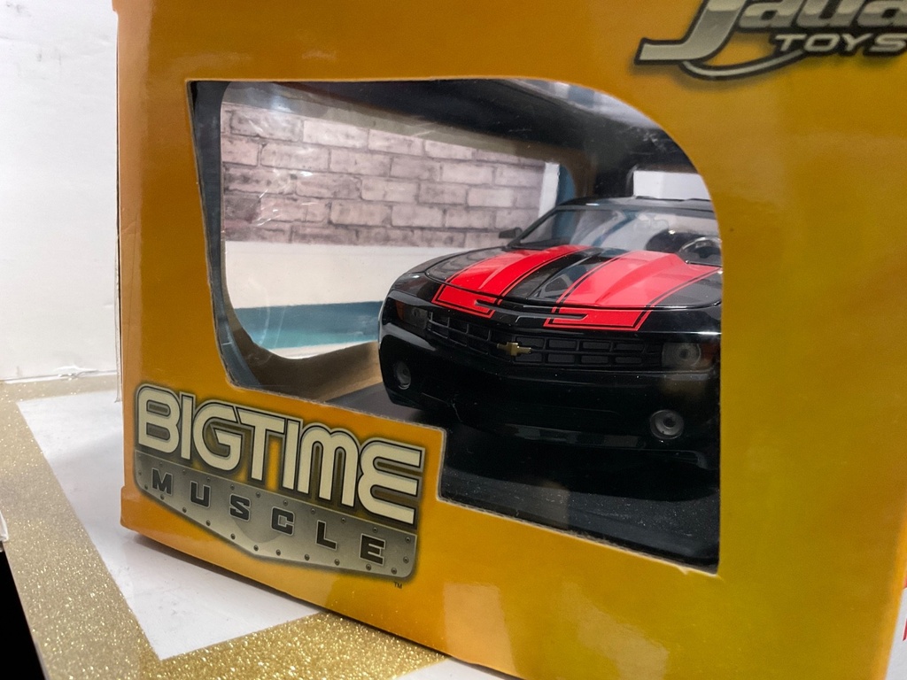 1:18 JADA DUB CITY 2006 DODGE CHARGER R/T YELLOW image