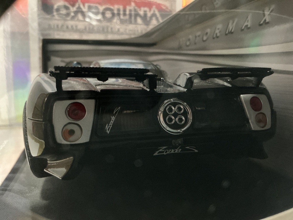 1:18 MOTORMAX DIECAST COLLECTION PAGANI ZONDA C12 BLACK ON BLUE image