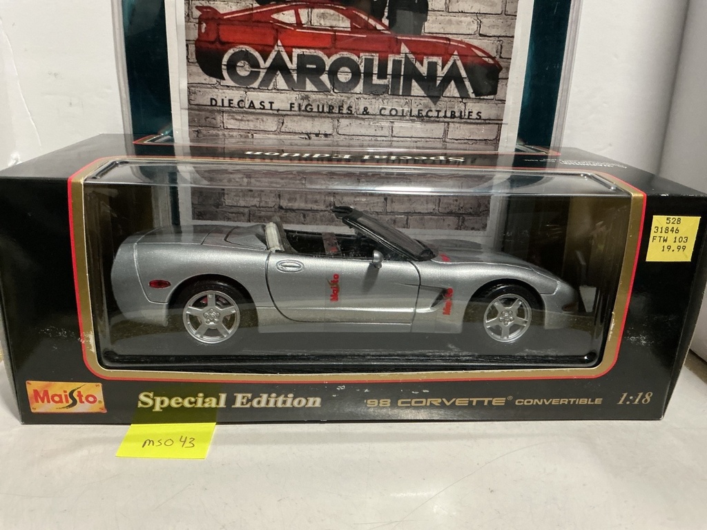 1:18 MAISTO SPECIAL EDITION - ‘98 CORVETTE CONVERTIBLE [SILVER/GRAY] image