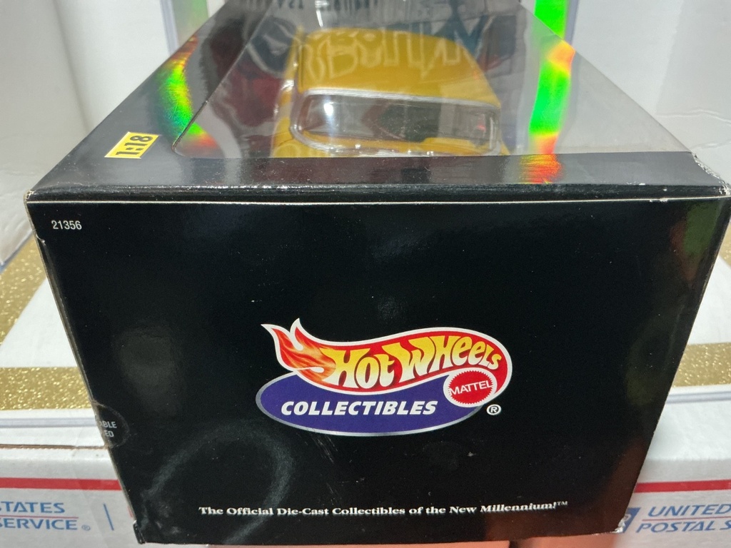 1:18 HOTWHEELS COLLECTIBLES - CUSTOM ‘57 CHEVY YELLOW image