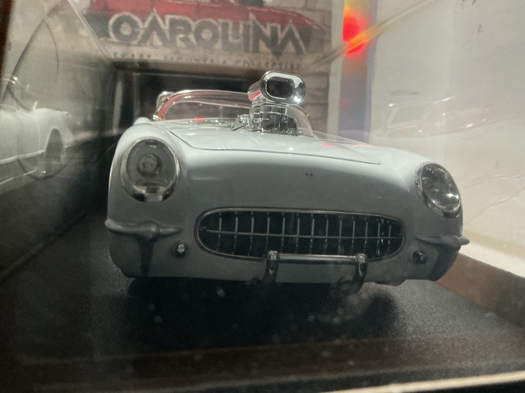 1:18 HOTWHEELS COLLECTIBLES - ‘53 PROSTREET CORVETTE MODIFIED WHITE ON RED image