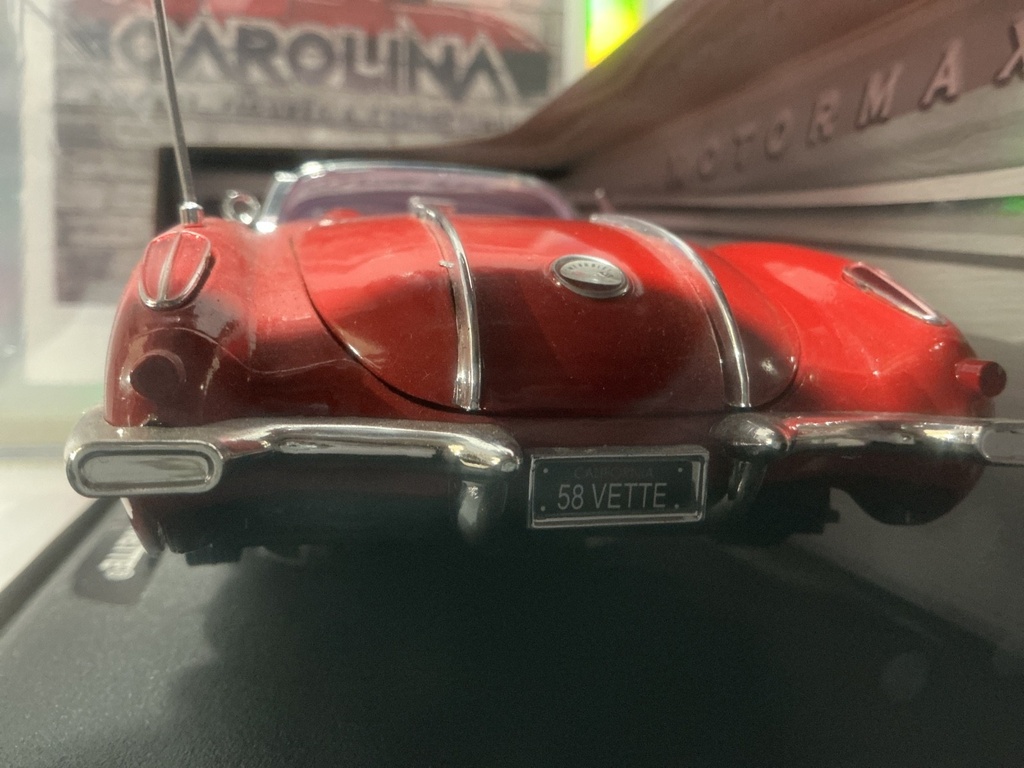 1:18 MOTORMAX DIE-CAST COLLECTION 1958 CORVETTE RED ON RED image
