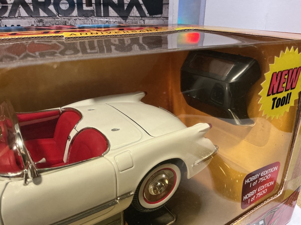 1:18 ERTL CORVETTE 50TH ANNIVERSARY 1953 CORVETTE [RED/WHITE] image