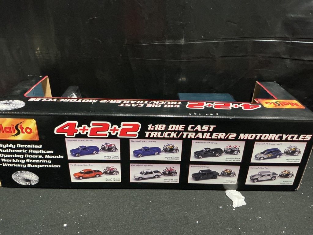 1:18 MAISTO 4+2+2 Hummer (Hard-Top) W/ KTM 520SX - SUZUKI RM250 image