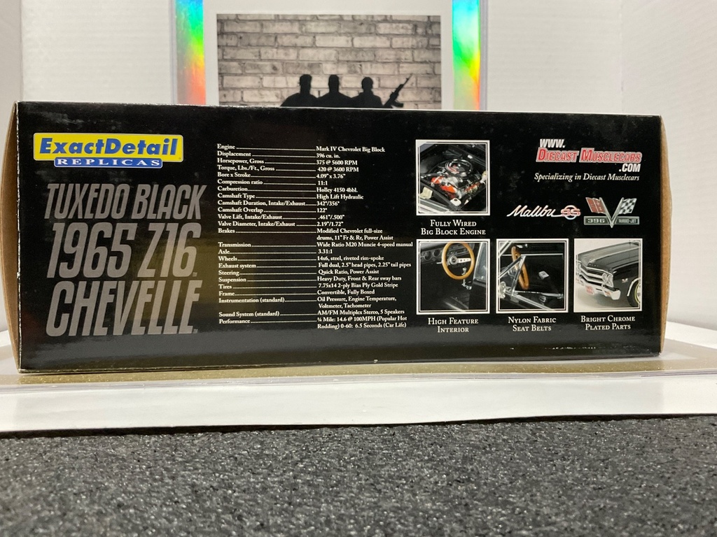 1:18 EXACT DETAIL 1965 CHEVELLE Z16 TUXEDO BLACK ** CAR HAS LIGHT RASHING image