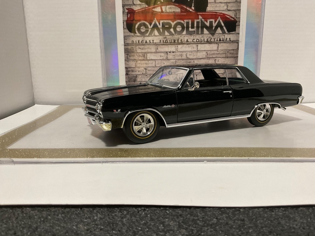 1:18 EXACT DETAIL 1965 CHEVELLE Z16 TUXEDO BLACK ** CAR HAS LIGHT RASHING image