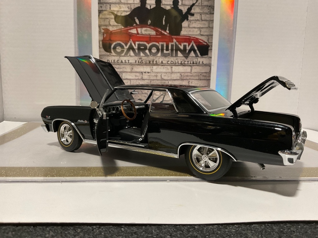1:18 EXACT DETAIL 1965 CHEVELLE Z16 TUXEDO BLACK ** CAR HAS LIGHT RASHING image